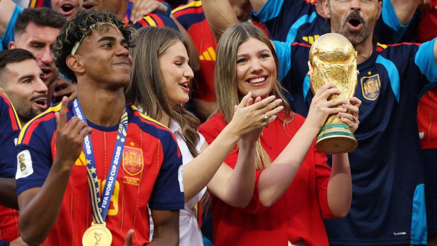 Lamine Yamal reveals what he told Messi after winning the World Cup