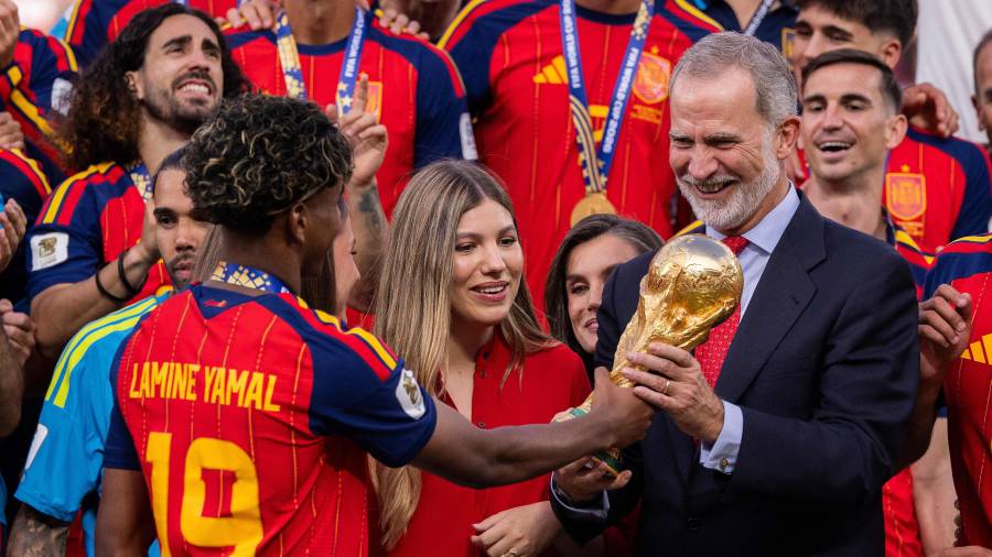 Lamine Yamal reveals what he told Messi after winning the World Cup
