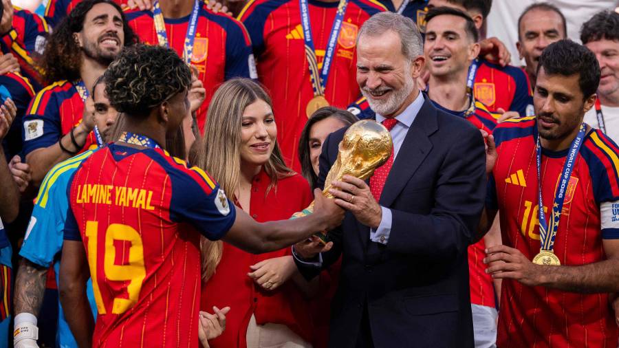 Lamine Yamal reveals what he told Messi after winning the World Cup